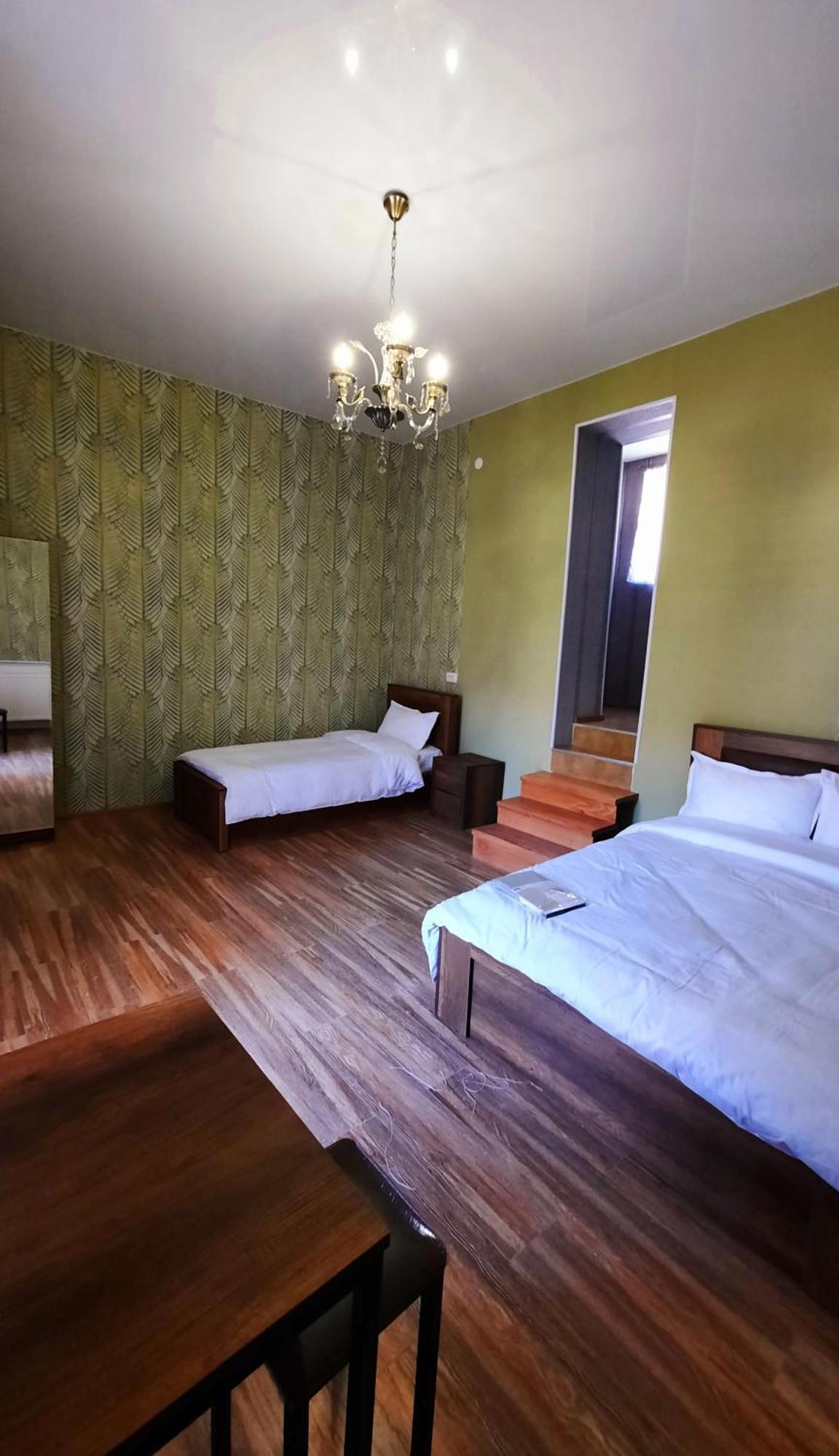 Hotel Sky Star Kazbegi Esterno foto