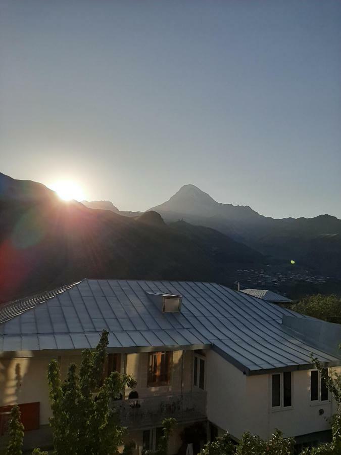 Hotel Sky Star Kazbegi Esterno foto